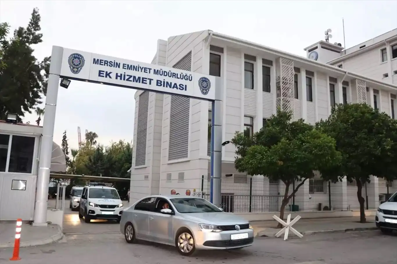 Mersin'de silahlı olaylara yönelik operasyon: 2 ilçede 4 şüpheli yakalandı