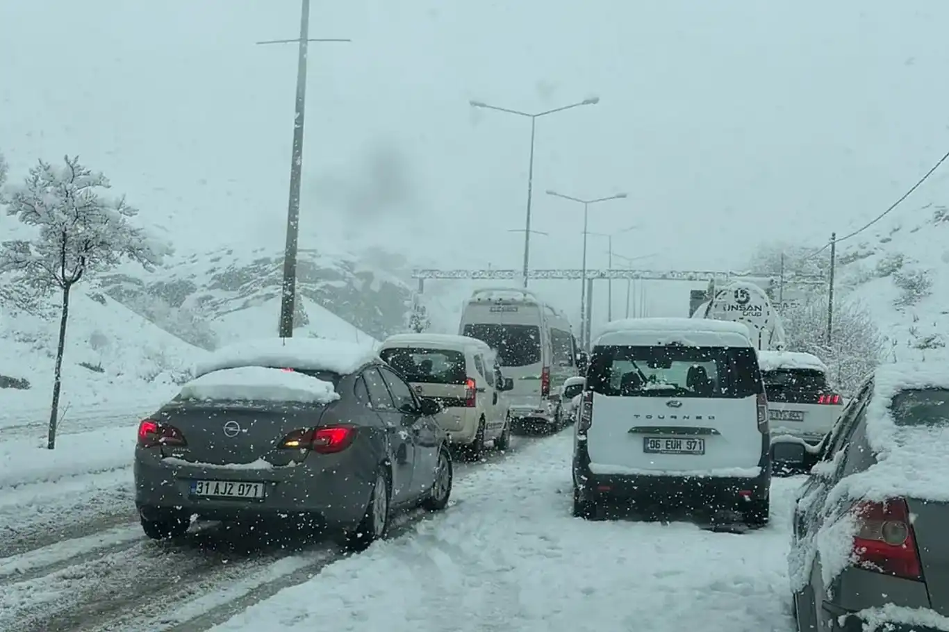 Gültekin’den Siirt’te karla mücadele tepkisi: Tek ana yol bile açılmadı