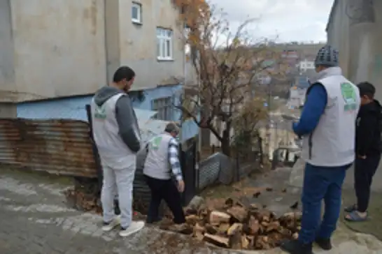Siirt'te ihtiyaç sahibi ailelere 25 bin lira yardım