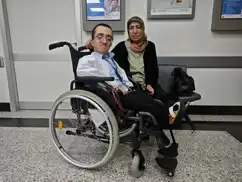 Engelleri aştı hayaline ulaştı: Doğuştan cam kemik hastası Hamza, beyaz önlüğüne kavuştu