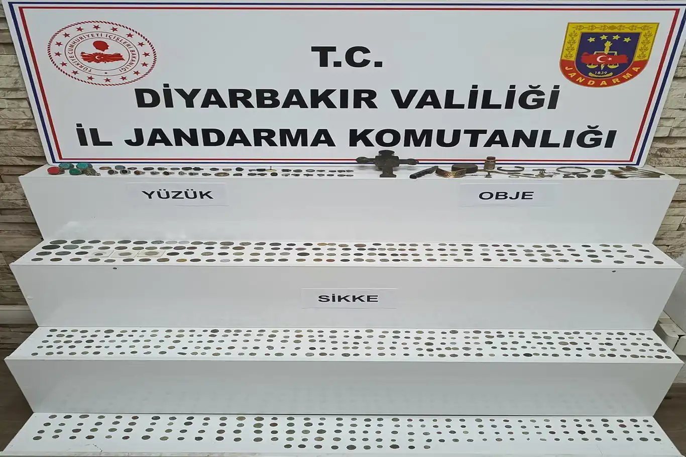 Diyarbakır’da Bizans dönemine ait tarihi eserler ele geçirildi