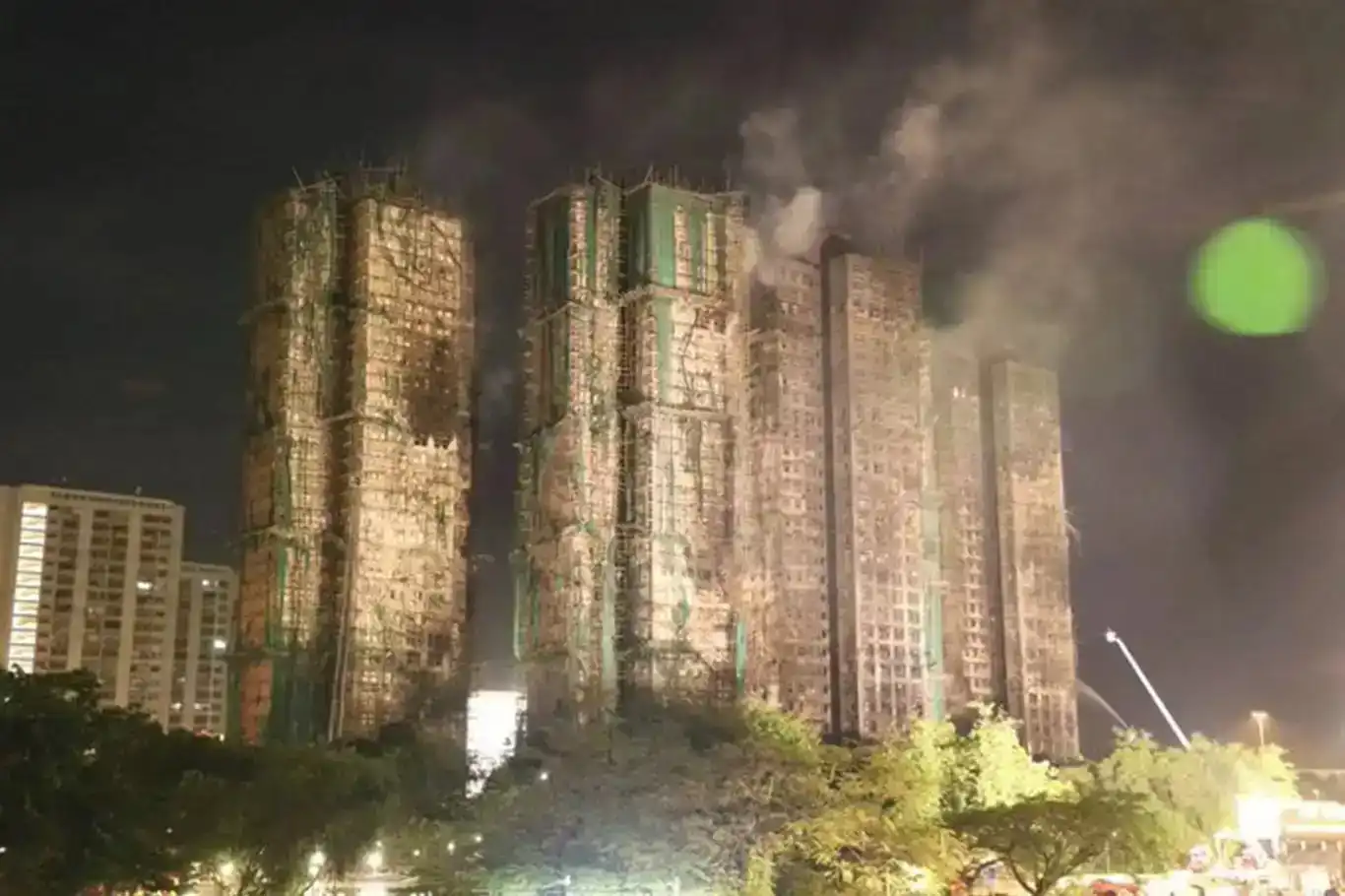 تعداد قربانیان آتش‌سوزی برج‌های هنگ‌کنگ به ۱۵۹ نفر افزایش یافت