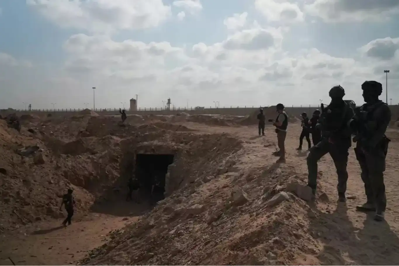 İşgal medyası: Refah'taki çatışmada 4 siyonist asker yaralandı