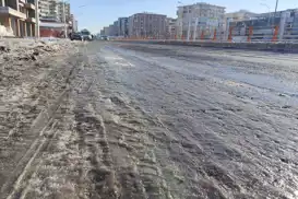 Diyarbakır'da yollar buz pistine döndü