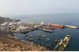 السعودية تستهدف شحنة أسلحة إماراتية في ميناء المكلا باليمن