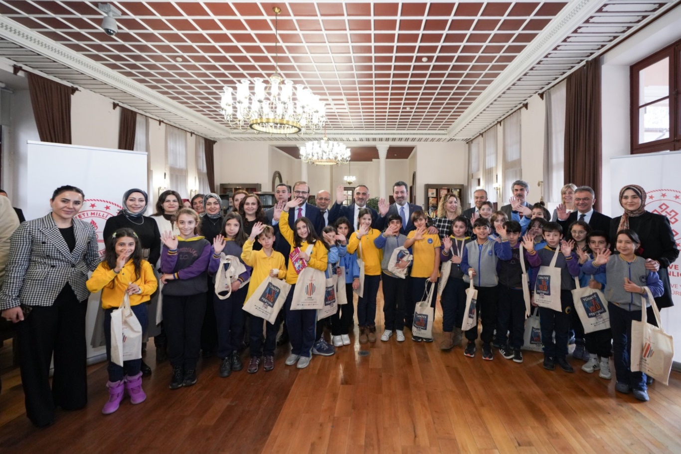 "Kütüphanelerdeyiz" etkinliğiyle öğrenciler, kütüphanelerde bilgi ve beceri kazanıyor