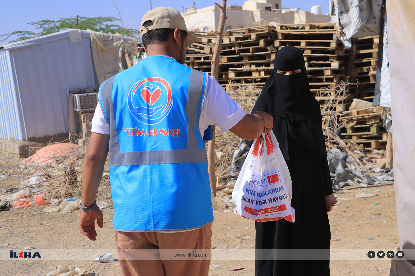 Orphans Foundation distributes hot meals to needy families in Yemen