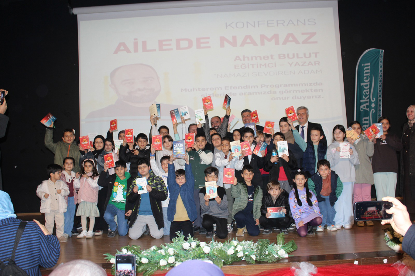 Mersin'de “Ailede Namaz” konulu konferans 