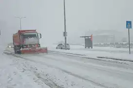 Gaziantep'te gece başlayan kar yağışı devam ediyor