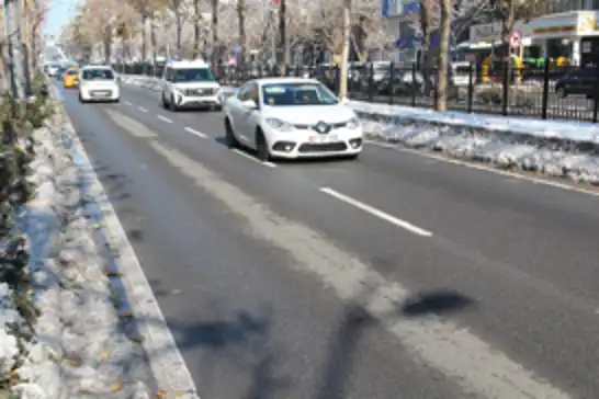 Ulaşım sorunu yaşayan esnaftan yaya geçidi talebi