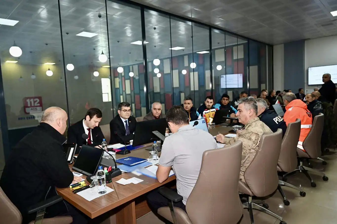 Batman'da karla mücadele çalışmaları vali başkanlığında değerlendirildi