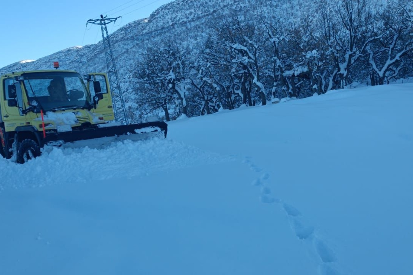 Siirt’te karla mücadele çalışmaları sürüyor