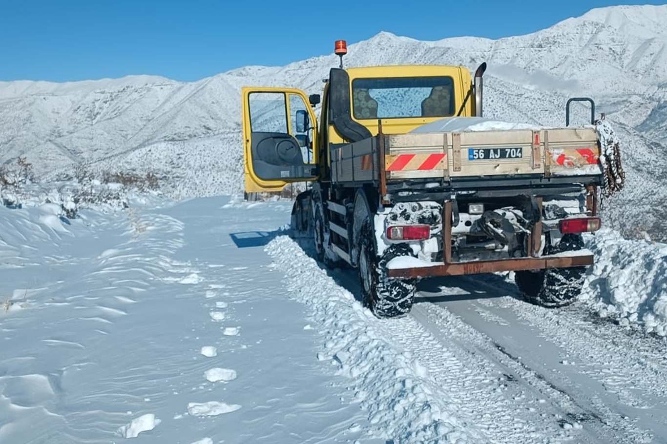 Siirt’te karla mücadele çalışmaları sürüyor