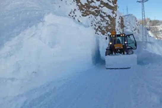 Siirt’te karla mücadele çalışmaları sürüyor