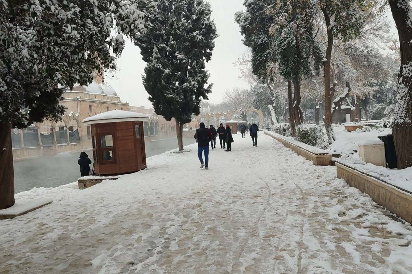 Kar etkisini sürdürüyor: Ulaşımda aksamalar