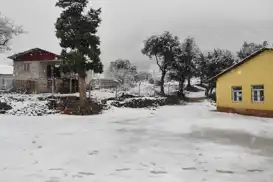 Adana’nın yüksek kesimleri beyaza büründü
