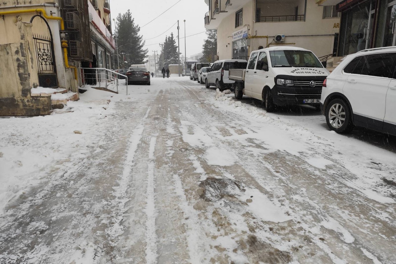 Mardin’de 140 yerleşim yerinin yolu ulaşıma kapandı