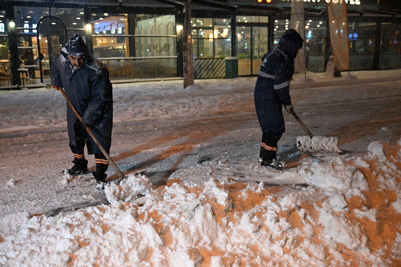 Belediye Başkanı Geçit, karla mücadele çalışmalarını yerinde inceledi