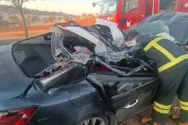 Li Mêrdînê qamyon û wesayît li hev ketin: 1 mirî, 2 birîndar