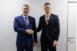 وزير الخارجية التركي "فدان" يلتقي نظيره المجري في فيينا