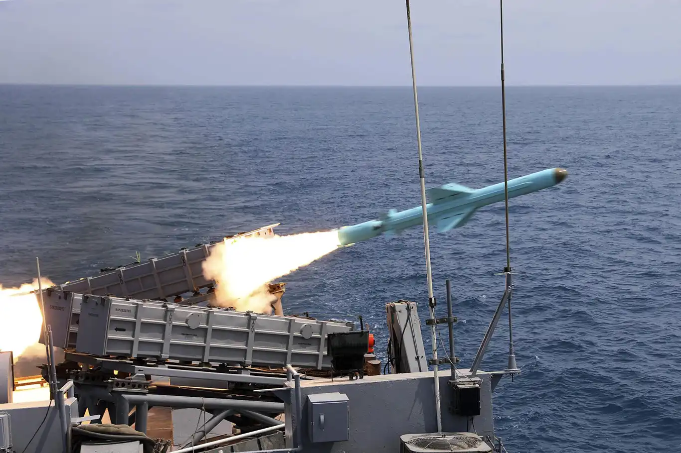 İran'dan balistik füze denemesi