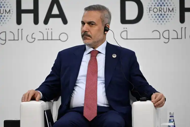 فيدان: المفاوضات مستمرة بشأن قوة إرساء الاستقرار في غزة والهدف فصل الفلسطينيين والصهاينة على الحدود