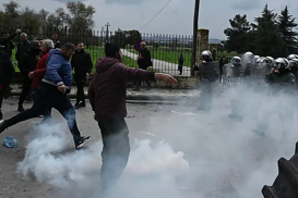 Farmers’ nationwide blockades disrupt transport across Greece