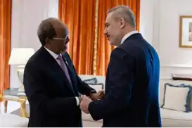 وزير الخارجية التركي "فيدان" يجتمع بالرئيس الصومالي محمود في الدوحة