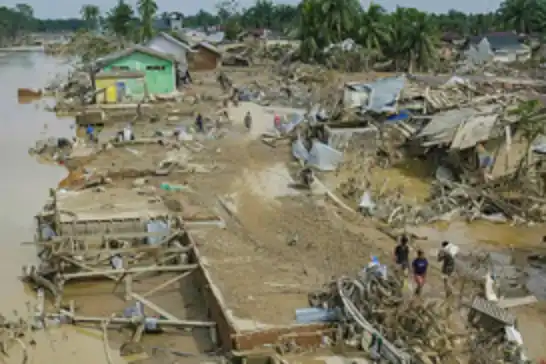 إندونيسيا.. عدد ضحايا الفيضانات والانهيارات الأرضية يتجاوز الـ 900 شخصاً