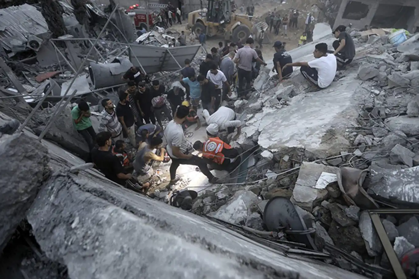 Gazze'de can kaybı 70 bin 360'a yükseldi