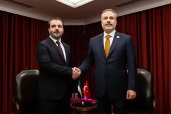 لقاء بين وزيري خارجية تركيا وسوريا على هامش منتدى الدوحة لبحث العلاقات الثنائية وتطورات المنطقة