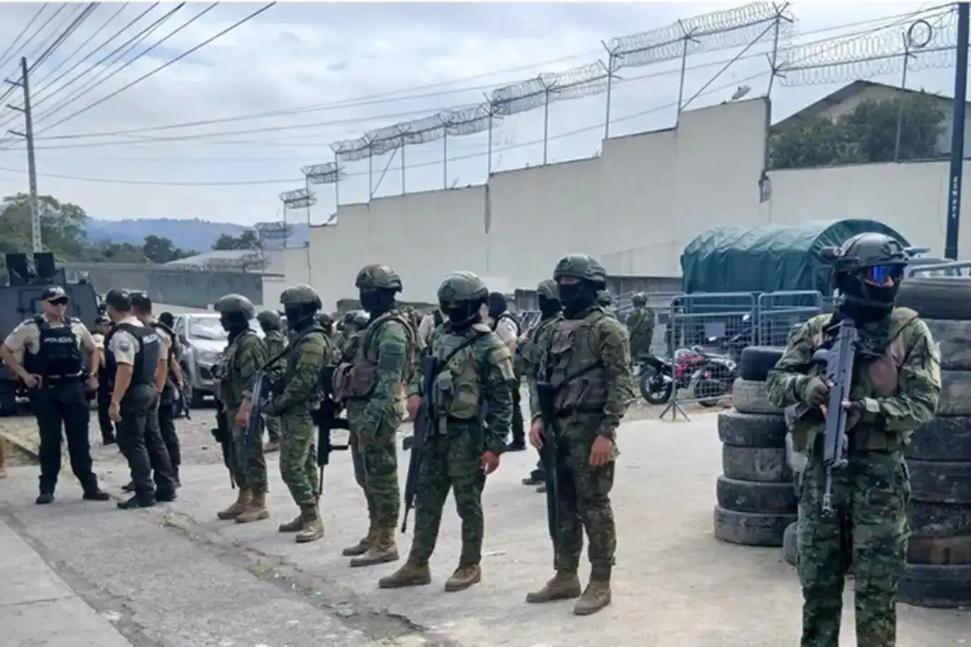 Ecuador prison riot leaves 13 dead, 14 wounded
