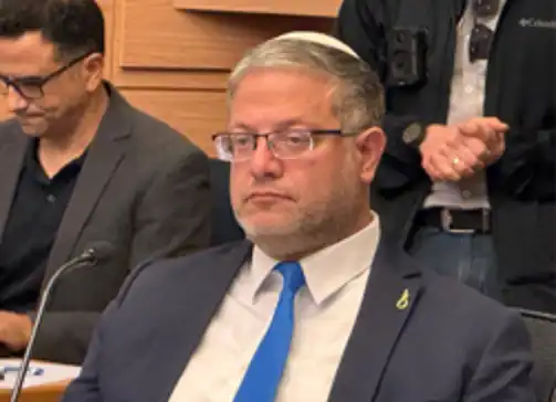 المتطرف بن غفير يظهر بدبوس حبل مشنقة خلال مناقشة قانون إعدام الأسرى