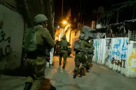 Batı Şeria'da askeri yığınak ve geniş çaplı ev baskınları