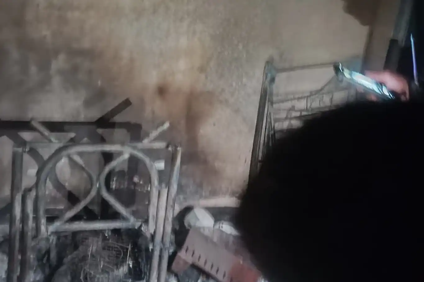 Batman'da merdiven boşluğunda çıkan yangın kısa sürede söndürüldü