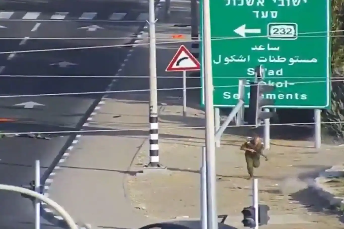 وسط انتقادات واسعة..عودة انتشار فيديو فرار رئيس الموساد "غوفمان" من اشتباك مع القسّام