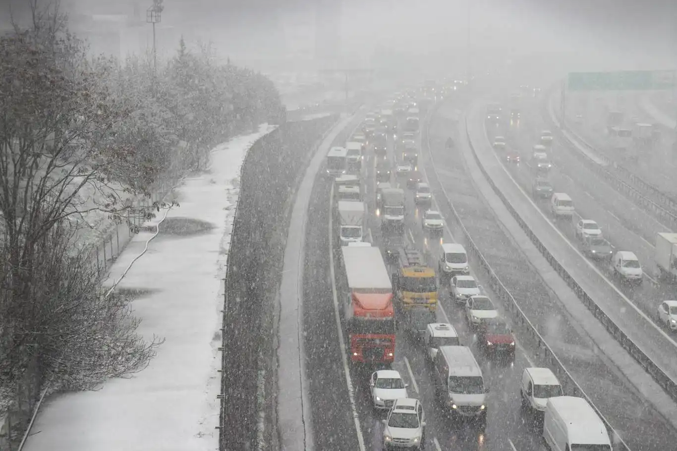 İstanbul genelinde okullar yarın tatil edildi