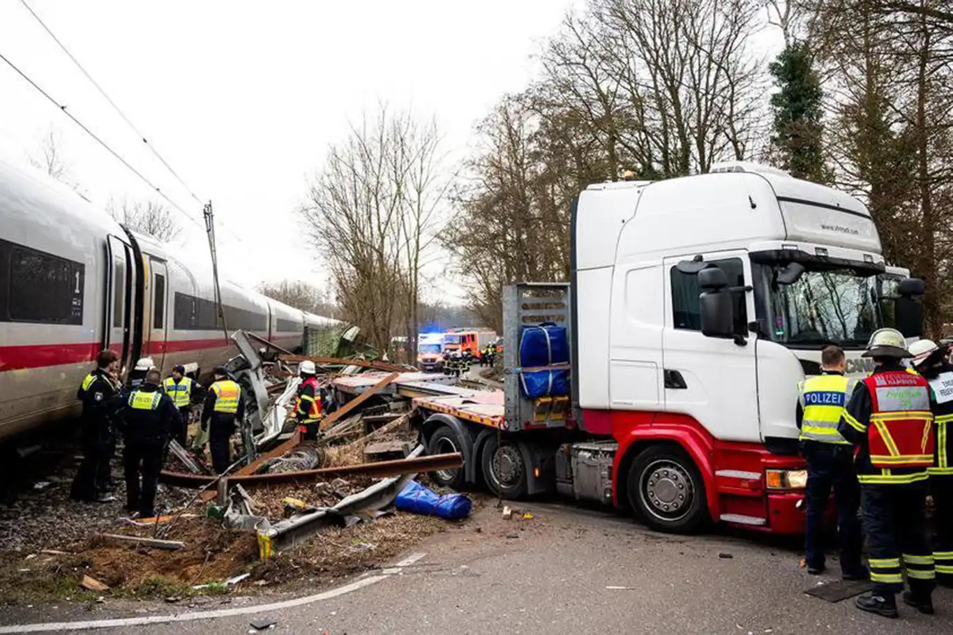 Hamburg’da tren kazasında bir kişi öldü, 25 kişi yaralandı