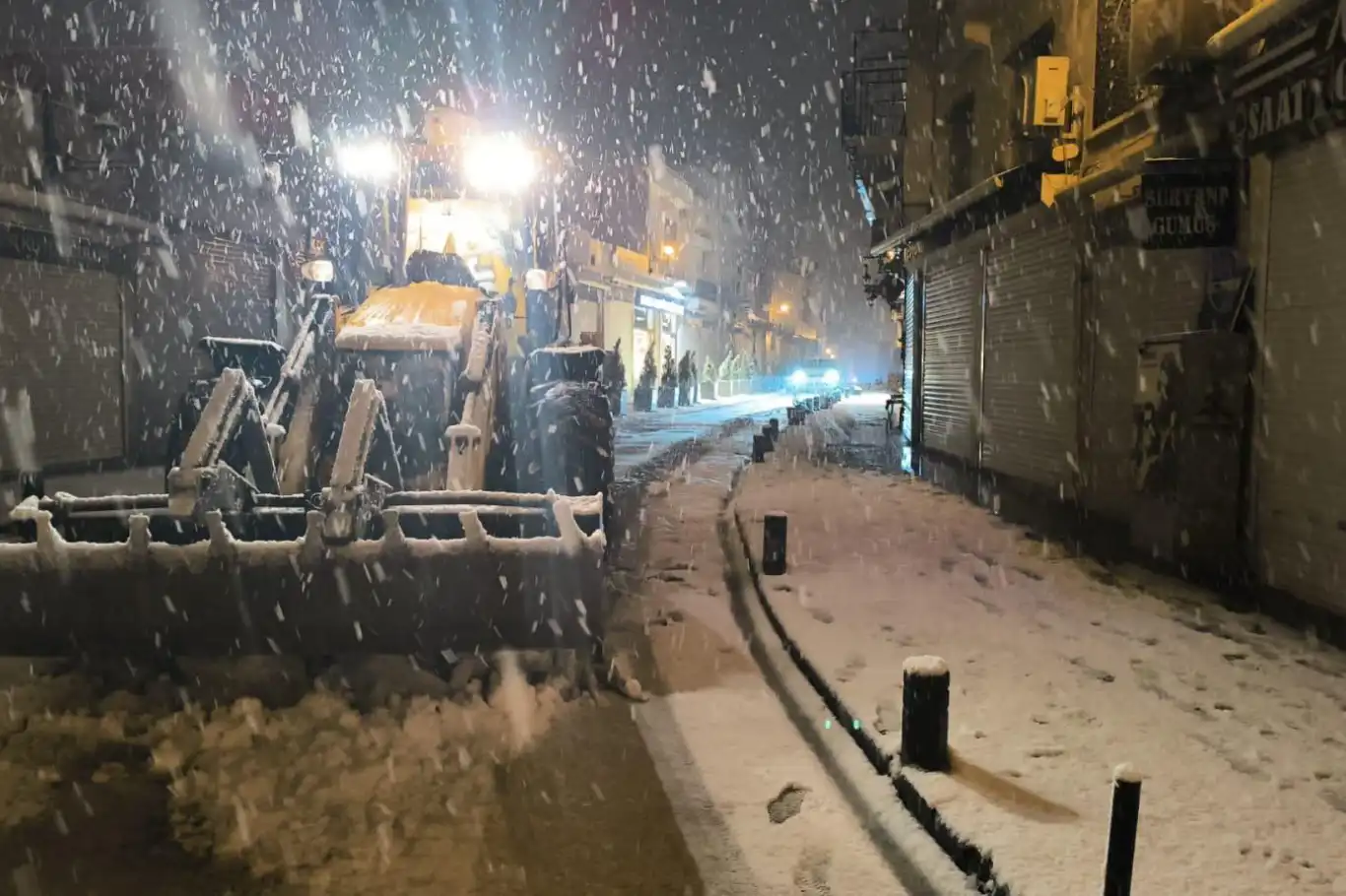 Mardin’de yoğun kar yağışı nedeniyle eğitime 1 gün ara verildi