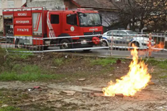 Kocaeli'nde paniğe neden olan metan gazı yangınından numune alındı