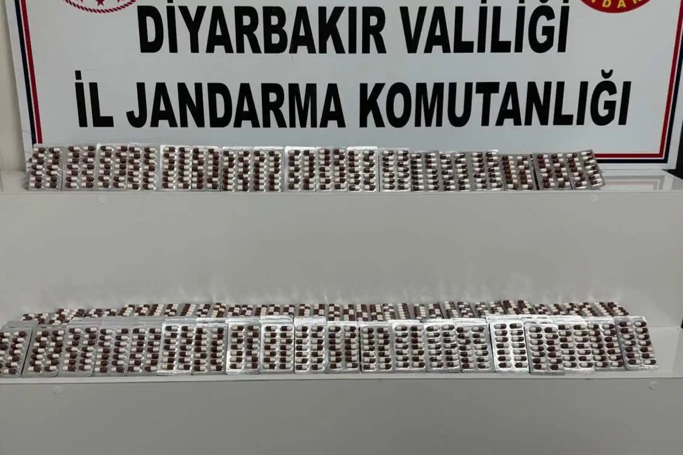 Diyarbakır'da 5 bin 570 adet uyuşturucu hap ele geçirildi