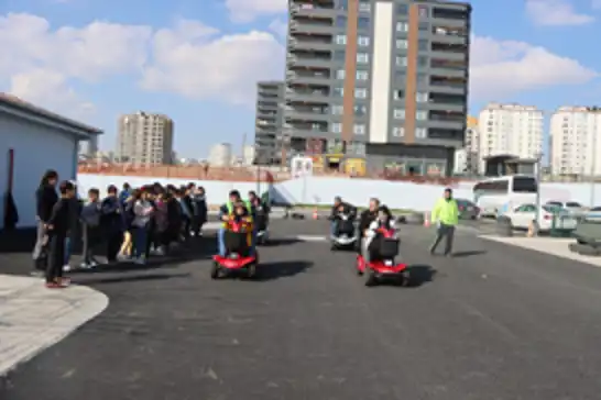 Şanlıurfa'da çocuklara trafik eğitimi verildi