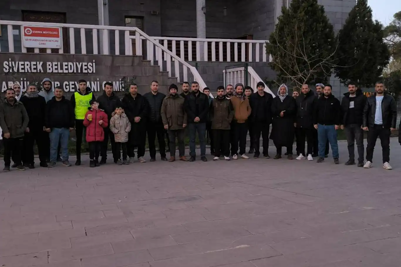Siverek'te gençler sabah namazında buluştu Siverek'te gençler sabah namazında buluştu