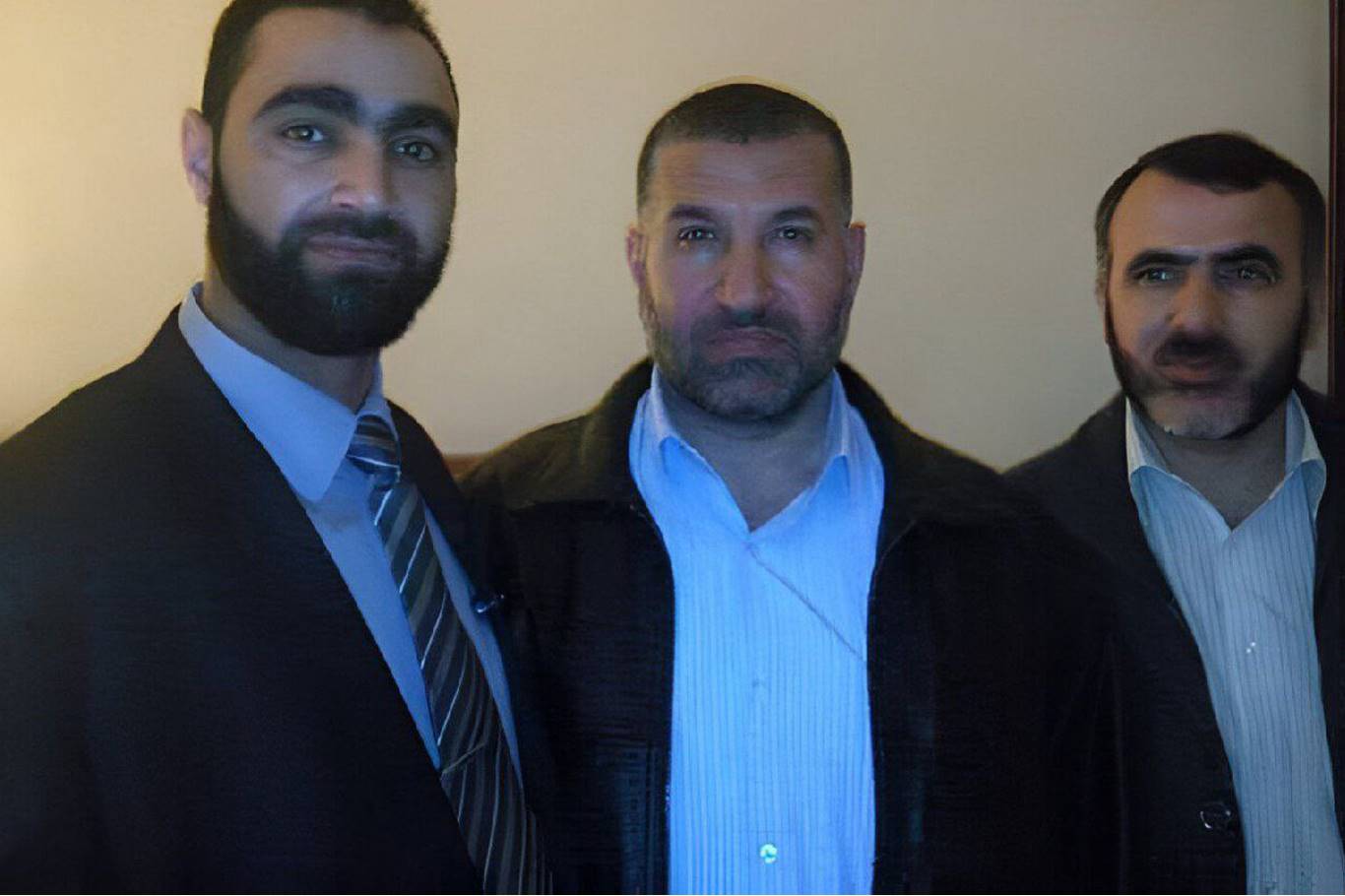 Soldan sağa: Ebu Cevdet, Ahmed El Caberi ve Mervan İsa