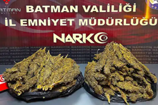 Batman'da ev baskınında 5 kilo uyuşturucu ele geçirildi