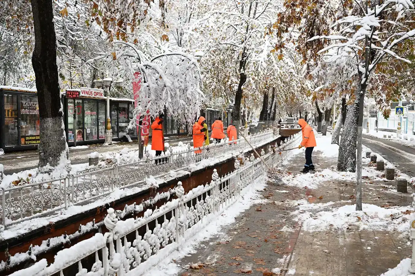 Birçok ilde hafta sonu eğitimlerine ara verildi