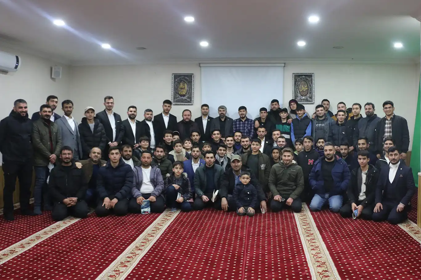 HÜDA PAR MP Faruk Dinç meets with youth in Şanlıurfa