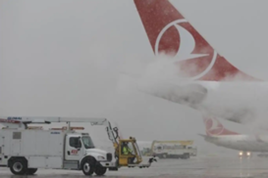 Heavy snowfall causes major flight disruptions in Istanbul