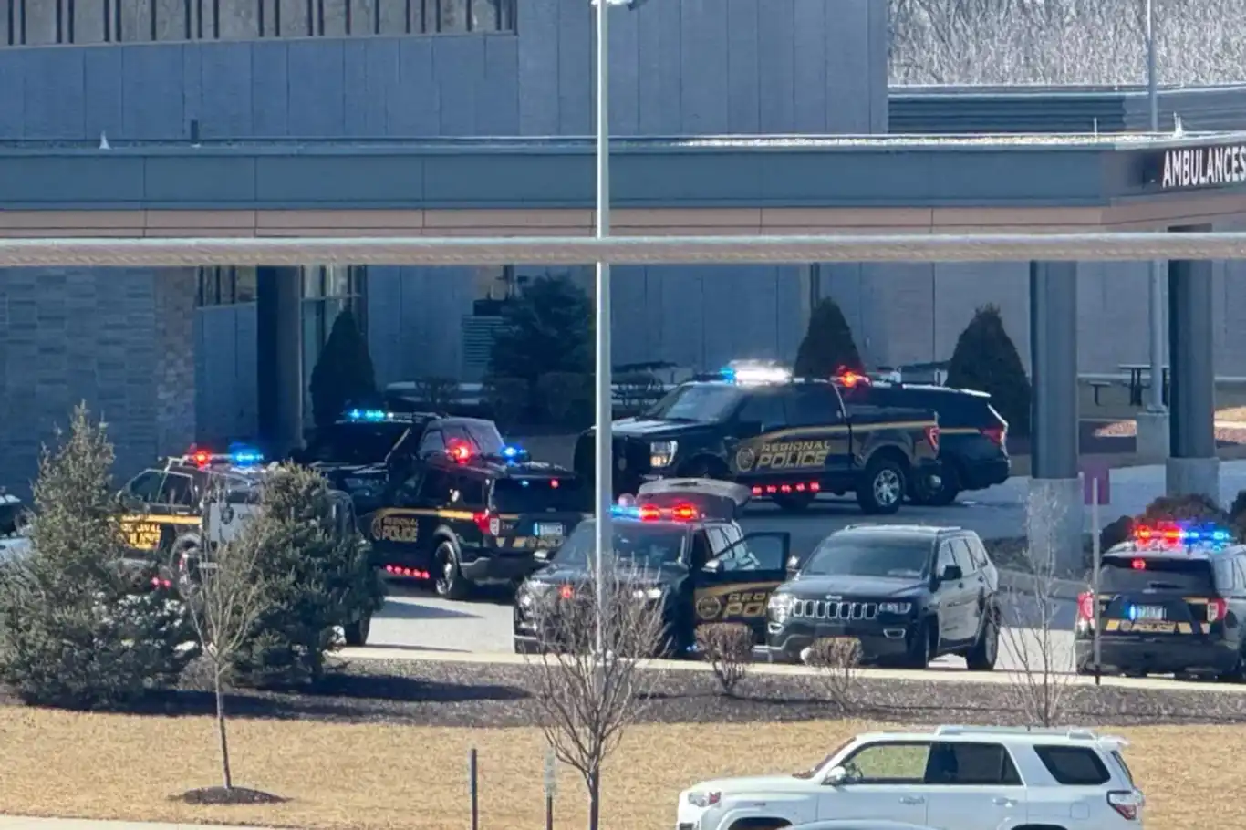 United States: Police officer killed in deadly hospital hostage crisis in York