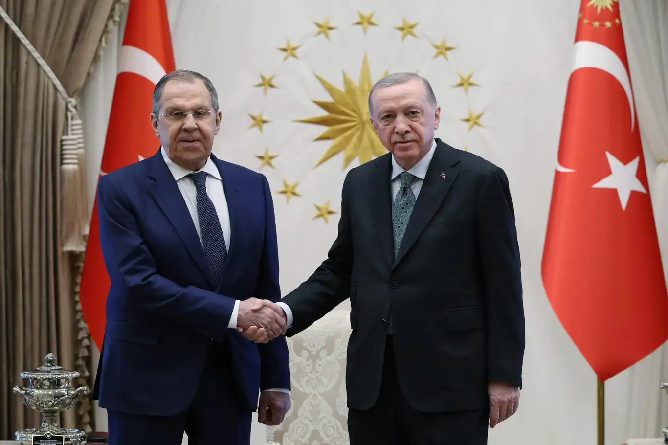 Erdogan meets Russian Foreign Minister Lavrov in Ankara